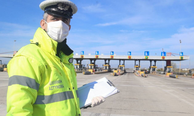 Η μεγάλη «έξοδος»: Τρέχουν να προλάβουν το lockdown οι Αθηναίοι - Πόσα οχήματα πέρασαν από τα Διόδια