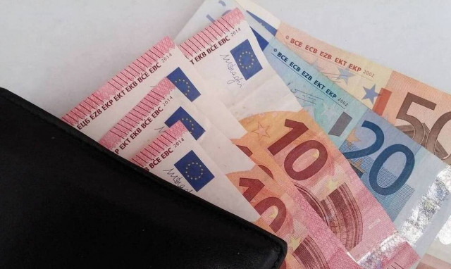 Δώρο Χριστουγέννων 2020: Πώς θα πληρωθεί - Τι ισχύει με όσους βρίσκονται σε αναστολή