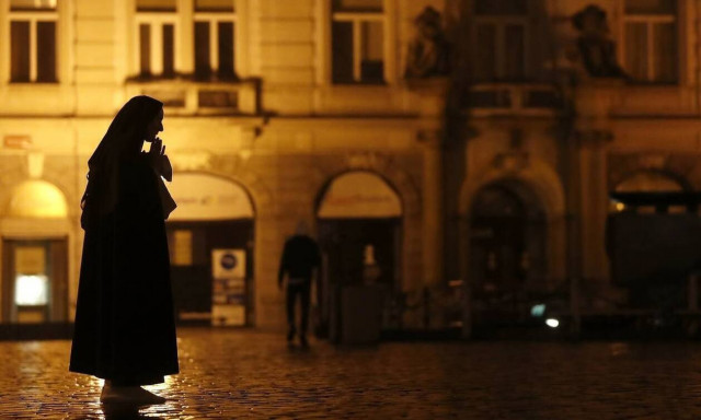 Κορονοϊός: Πάνω από 300.000 οι νεκροί στην Ευρώπη	