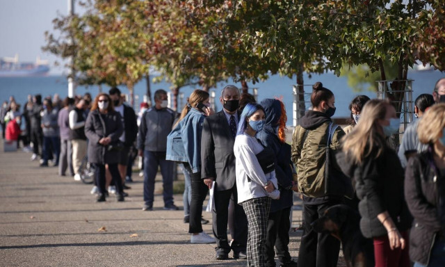 Κορονοϊός: Δύο θάνατοι μέσα σε λίγες ώρες - Μεγαλώνει η μακάβρια λίστα