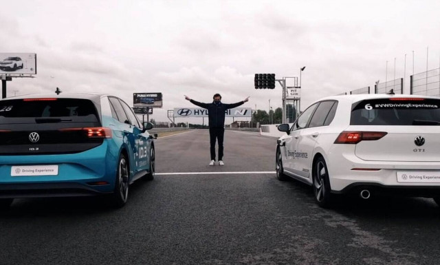 Δείτε μια πονηρή κόντρα μεταξύ δύο VW: του Golf GTI και του ID.3 (vid)