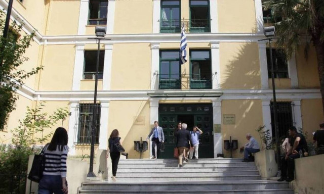 Ρεπορτάζ Newsbomb.gr: Στον… απόπατο η Δικαιοσύνη - Δικογραφίες στοιβαγμένες στις τουαλέτες 