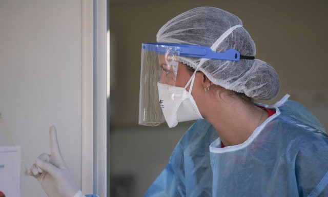 Κορονοϊός: 23 νεκροί σε λίγες ώρες - «Καλπάζει» η πανδημία στην Ελλάδα