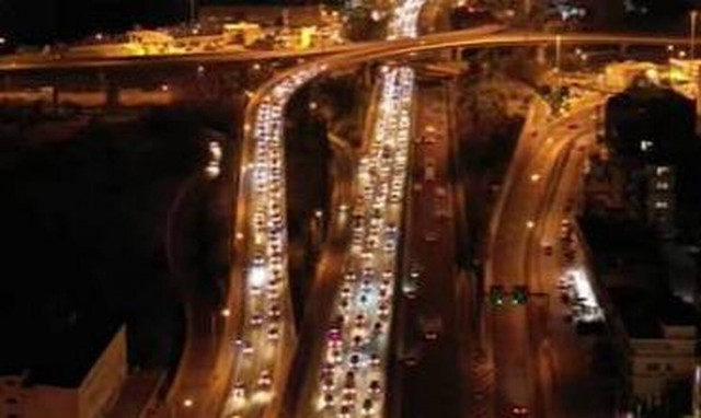 Lockdown: «Kίτρινα φίδια» έζωσαν την Αθήνα - Απίστευτες εικόνες