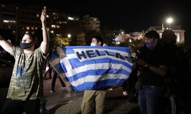 Lockdown: Προβληματισμός στην κυβέρνηση για τα επεισόδια από αρνητές της πανδημίας