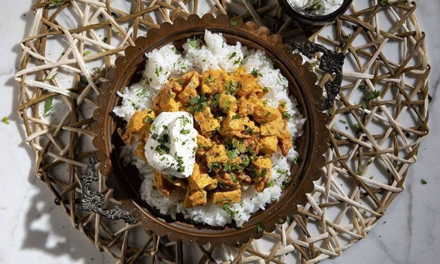 Άκης Πετρετζίκης: Γρήγορο κοτόπουλο Τίκα Μασάλα