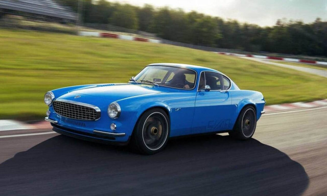 Δείτε την πανέμορφη αναβίωση του θρυλικού Volvo P1800 του «Άγιου»