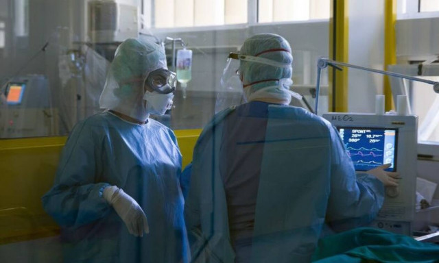 Κρούσματα σήμερα: Δραματική η κατάσταση! Μετράει νεκρούς η Ελλάδα - Ασφυξία στις ΜΕΘ