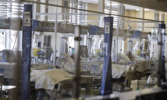 Κορονοϊός - Ιταλία: Ολικό lockdown ζητούν οι γιατροί - Στα όριά τους τα νοσοκομεία