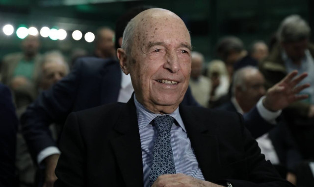 Ε όχι και να δίνει συμβουλές ο Σημίτης!