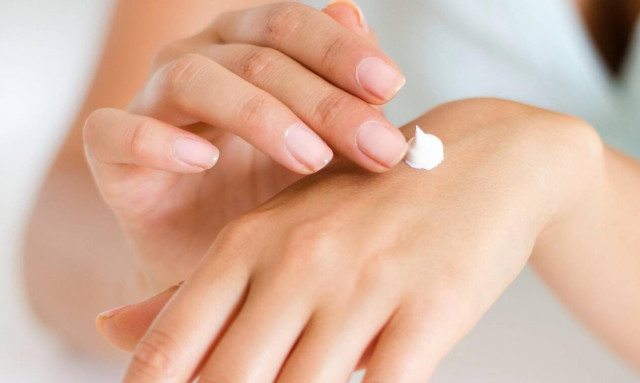 Μήπως η κρέμα χεριών δεν επιτρέπει στο αντισηπτικό να έχει πλήρη δράση;