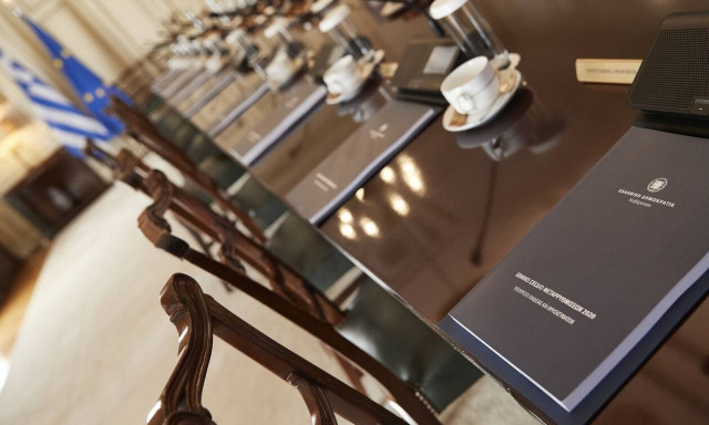 Οι «μουγγές» παραιτήσεις στην κυβέρνηση