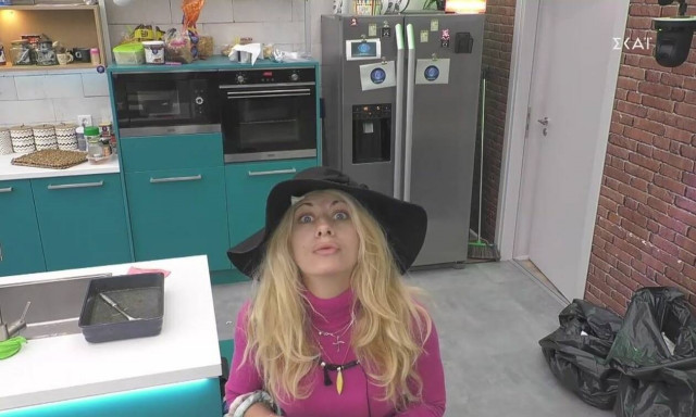 Big Brother: Η Άννα Μαρία εναντίον του «Μεγάλου Αδερφού» - «Εγώ την κοτούλα δεν την κάνω» (vid)