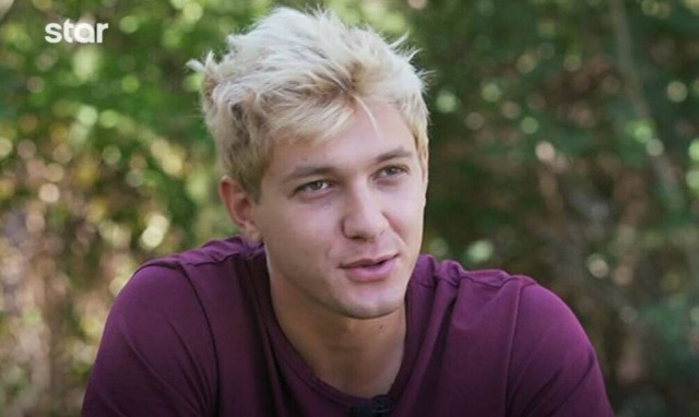 GNTM 3: Ο Edward κοιμήθηκε μαζί με τη Ρασέλ και τα σχόλια είναι απίστευτα