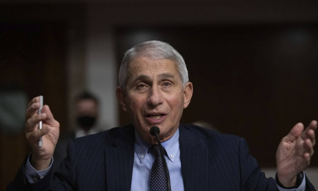 Φάουτσι: «Εξαιρετική» η επίδοση του εμβολίου της Pfizer - Ελπίδες και για το εμβόλιο της Moderna 