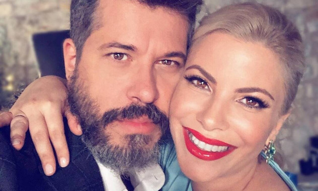 Χάρης και Αντελίνα Βαρθακούρη: Οι κόρες τους είναι ίδιες η μαμά τους! (pics)