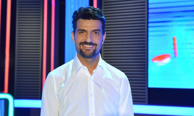 Νίκος Κουρής: To video με το τσιφτετέλι του στην ΕΡΤ έγινε viral! 