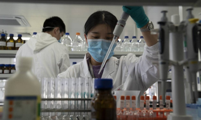 Κορονοϊός: «Η αποστολή του αιώνα» για δισεκατομμύρια εμβόλια - Πώς θα γίνει το κολοσσιαίο εγχείρημα