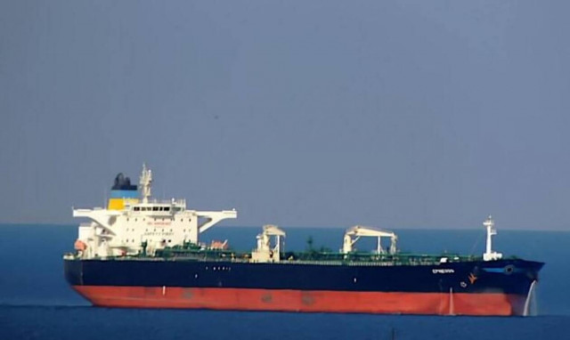 Αυτό είναι το ελληνικό τάνκερ που συγκρούστηκε με ψαροκάικο στα Άδανα (pics)