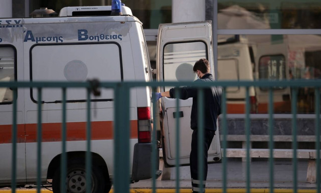 Κορονοϊός: SOS από τον Ερυθρό Σταυρό - «Οι κλίνες ΜΕΘ του νοσοκομείου είναι γεμάτες» (vid)