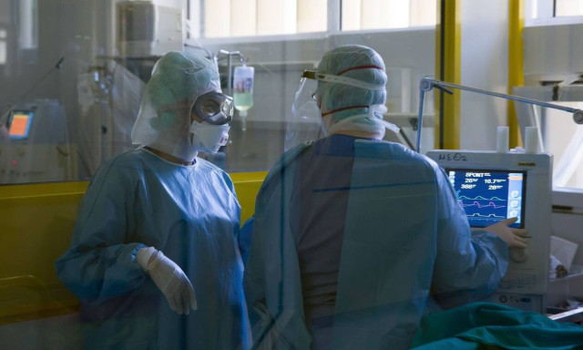 Greek infections climbing rapidly: 3,316 new cases, 310 on ventilators, another 50 deaths