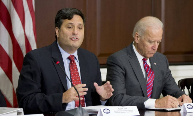 Εκλογές ΗΠΑ: Ο Τζο Μπάιντεν έχρισε τον Ρον Κλέιν μελλοντικό προσωπάρχη της προεδρίας 