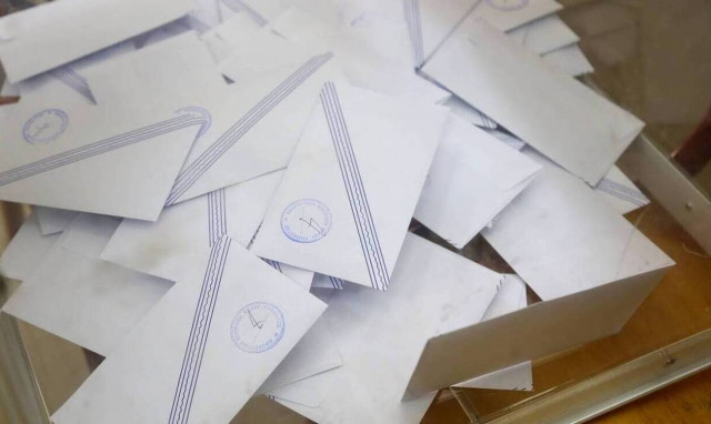 Δημοσκόπηση: Πώς βλέπουν οι πολίτες τα νέα μέτρα - Πού διαμορφώνεται η διαφορά ΝΔ - ΣΥΡΙΖΑ