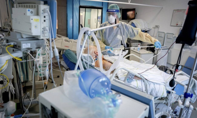 Κορονοϊός - Γερμανία: Στα όρια της χωρητικότητάς τους τα νοσοκομεία - Γεμίζουν οι ΜΕΘ