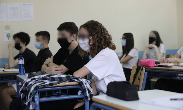 Κρούσματα σήμερα: Όλα δείχνουν κλείσιμο δημοτικών σχολείων από τη Δευτέρα