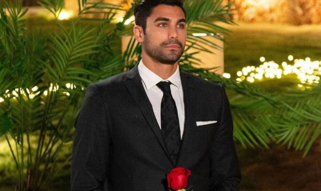 The Bachelor Spoiler: Ποια κοπέλα δεν επιστρέφει στη βίλα μετά το ομαδικό ραντεβού;