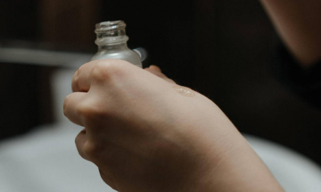 Αυτό είναι το skincare συστατικό που χρειάζεσαι για απόλυτη ενυδάτωση