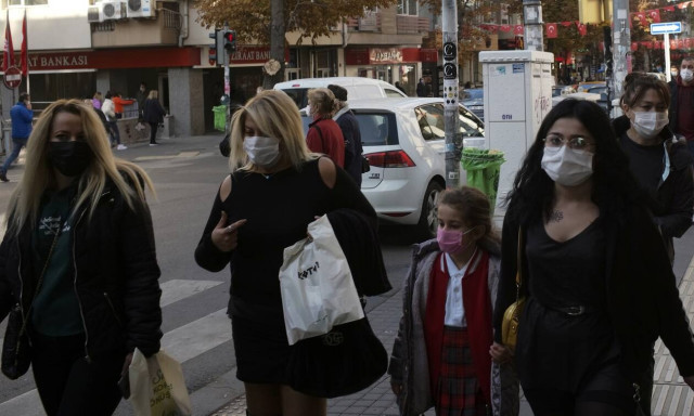Κορονοϊός Τουρκία: Στα επίπεδα Απριλίου οι θάνατοι και τα κρούσματα