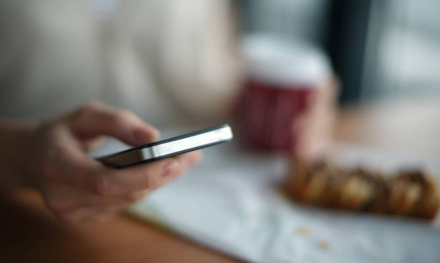 Μακριά από το έτερον ήμισυ στην καραντίνα; Ακολούθησε τις παρακάτω συμβουλές