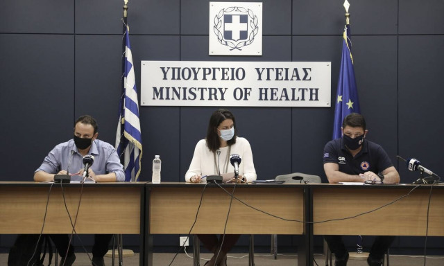 Δημοτικά σχολεία: Κλείσιμο σε όλη την Ελλάδα ανακοινώνει η Κεραμέως