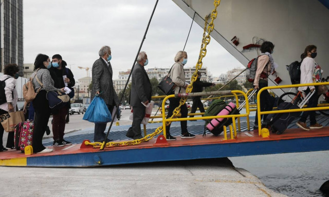 Lockdown: Πώς θα μετακινούνται οι επιβάτες των πλοίων από τις 9 το βράδυ έως τις 5 το πρωί