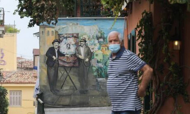 Κρούσματα σήμερα: 697 στην Αττική, 725 στη Θεσσαλονίκη - Ποιες περιοχές «θερίζει» ο ιός