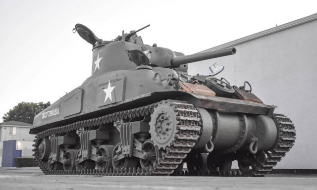 Απίστευτο: Μπορείς να αγοράσεις αυτό το τανκ σε δημοπρασία! (vid+pics)