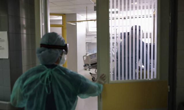 Κορονοϊός: Έσπασε το «φράγμα» των 1.000 θανάτων στην Ελλάδα - 13 νεκροί σε λίγες ώρες