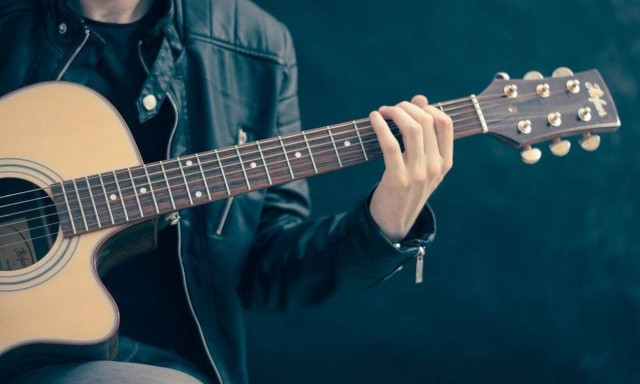 Πέθανε διάσημος τραγουδιστής από καρκίνο