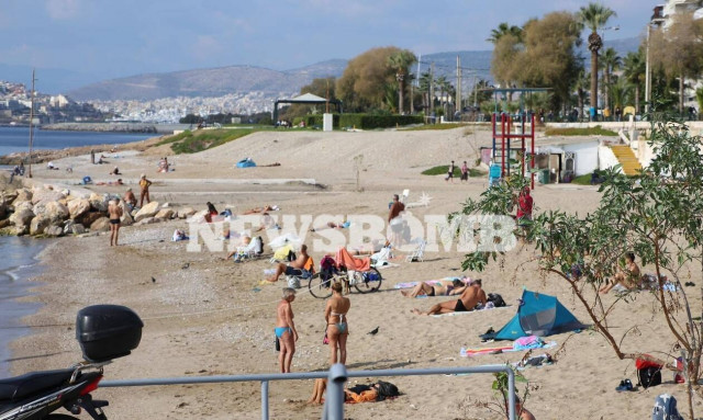 Ρεπορτάζ Newsbomb.gr - Lockdown: Δείτε τι γίνεται σε παραλία του Φαλήρου - Νοέμβριος όπως... Ιούνιος