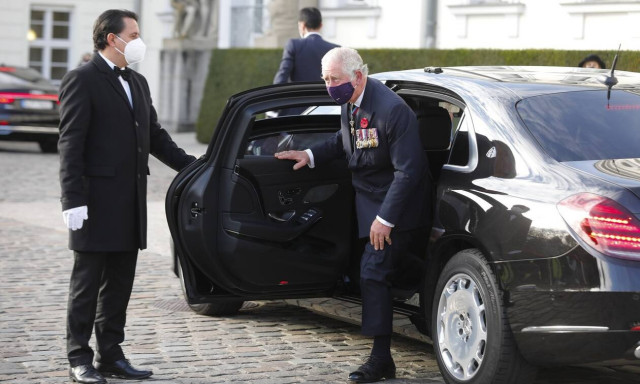 To Crown 4 έκανε πρεμιέρα, όμως ο Κάρολος ήταν ήδη έξαλλος