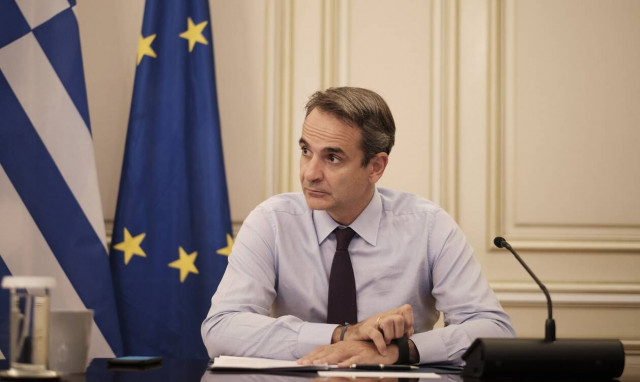 Κρίσιμη τηλεδιάσκεψη Μητσοτάκη - λοιμωξιολόγων: «Ακτινογραφία» στα νέα μέτρα και στην απόδοσή τους 