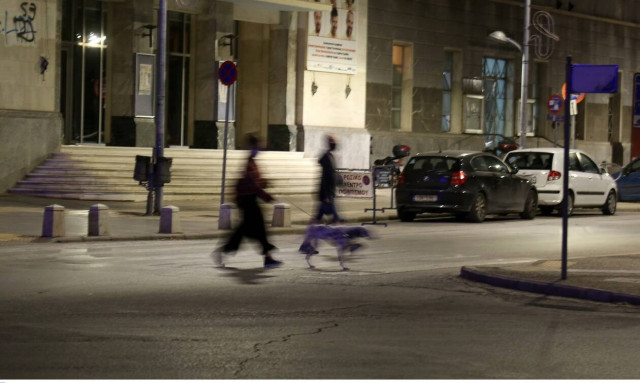 Κρούσματα σήμερα - Κορονοϊός: «Φλέγονται» Αττική και Θεσσαλονίκη