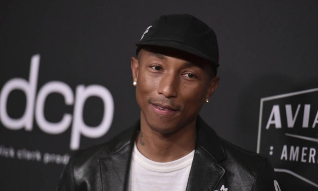 Ο Φαρέλ Γουίλιαμς στρέφεται κατά του ρατσισμού και της κοινωνικής αδικίας