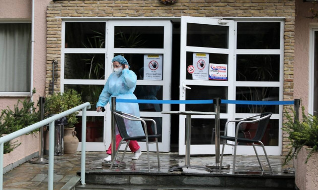 Κορονοϊός - Συναγερμός στο Αγρίνιο: Έξι κρούσματα σε γηροκομείο - Κατέληξε μια ηλικιωμένη 