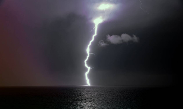 Καιρός: Καταφθάνει ο «Ωμέγα» εμποδιστής - Πού έρχονται βροχές και καταιγίδες την Τρίτη