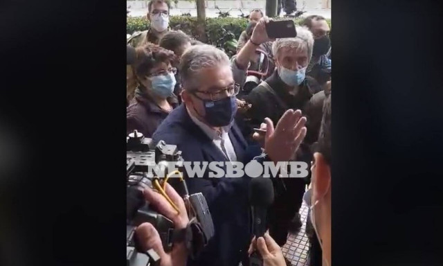 Επεισόδια Πολυτεχνείο: Έντονη διαμαρτυρία Κουτσούμπα στους αστυνομικούς της ΕΛ.ΑΣ. 