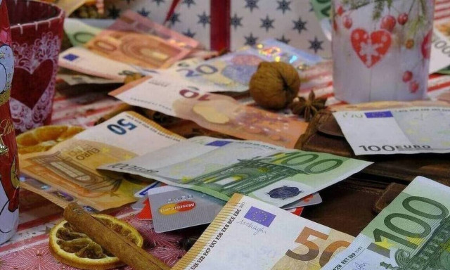 Δώρο Χριστουγέννων 2020: «Ψαλίδι» για όσους μπήκαν σε αναστολή