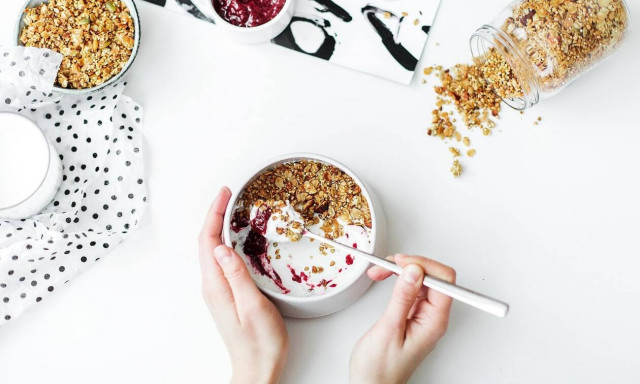 Γιαούρτι: 4 χρήσεις του που θα σε κάνουν ακόμα πιο… όμορφη