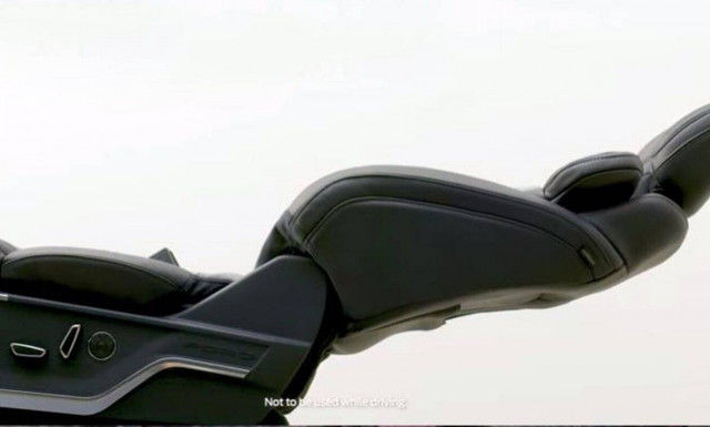 Δείτε το τύπου First Class κάθισμα που εξέλιξε η Ford για ύπνο στο αυτοκίνητο
